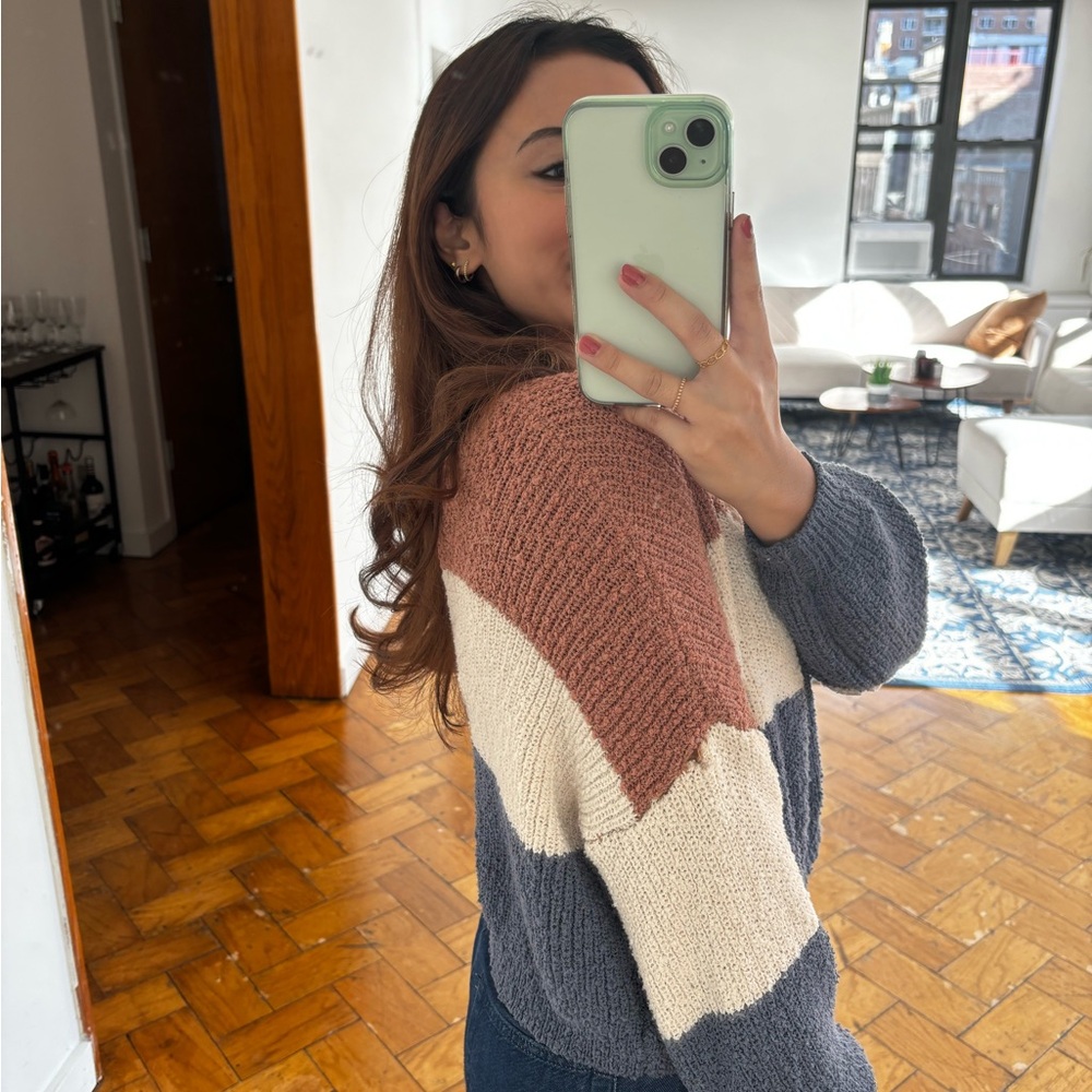 Tri-color sweater long sleeve
